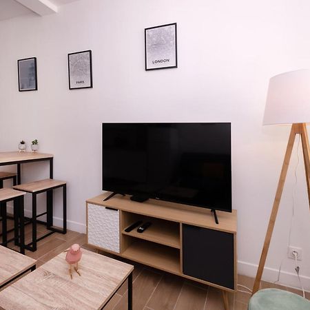 Le Nostradamus - Magnifique Appartement Cours Principal Plein Centre Avec Parking Salon-de-Provence Buitenkant foto