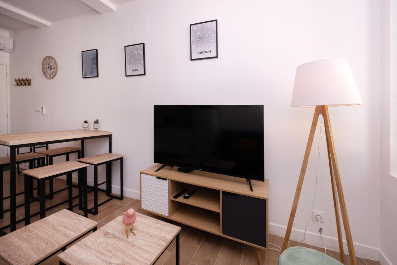Le Nostradamus - Magnifique Appartement Cours Principal Plein Centre Avec Parking Salon-de-Provence Buitenkant foto
