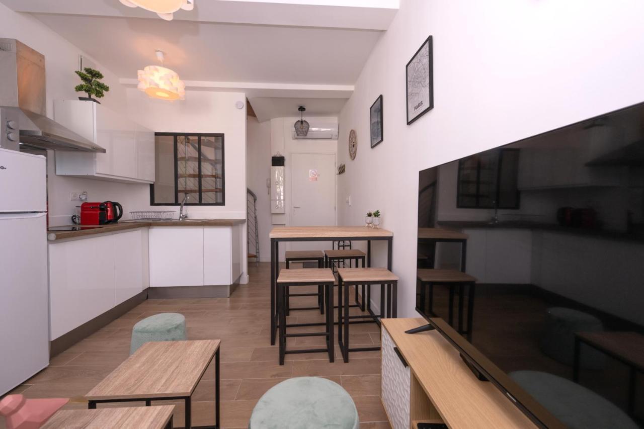 Le Nostradamus - Magnifique Appartement Cours Principal Plein Centre Avec Parking Salon-de-Provence Buitenkant foto