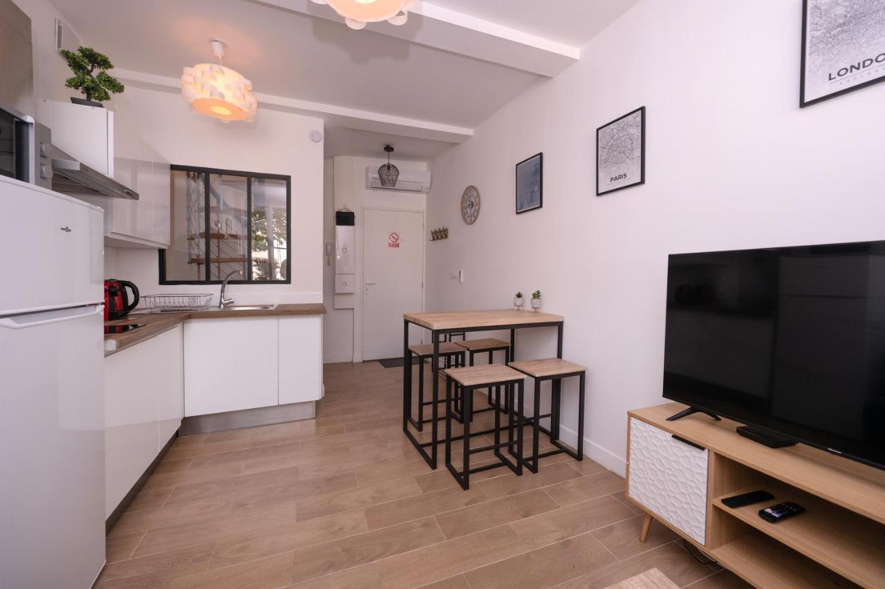 Le Nostradamus - Magnifique Appartement Cours Principal Plein Centre Avec Parking Salon-de-Provence Buitenkant foto