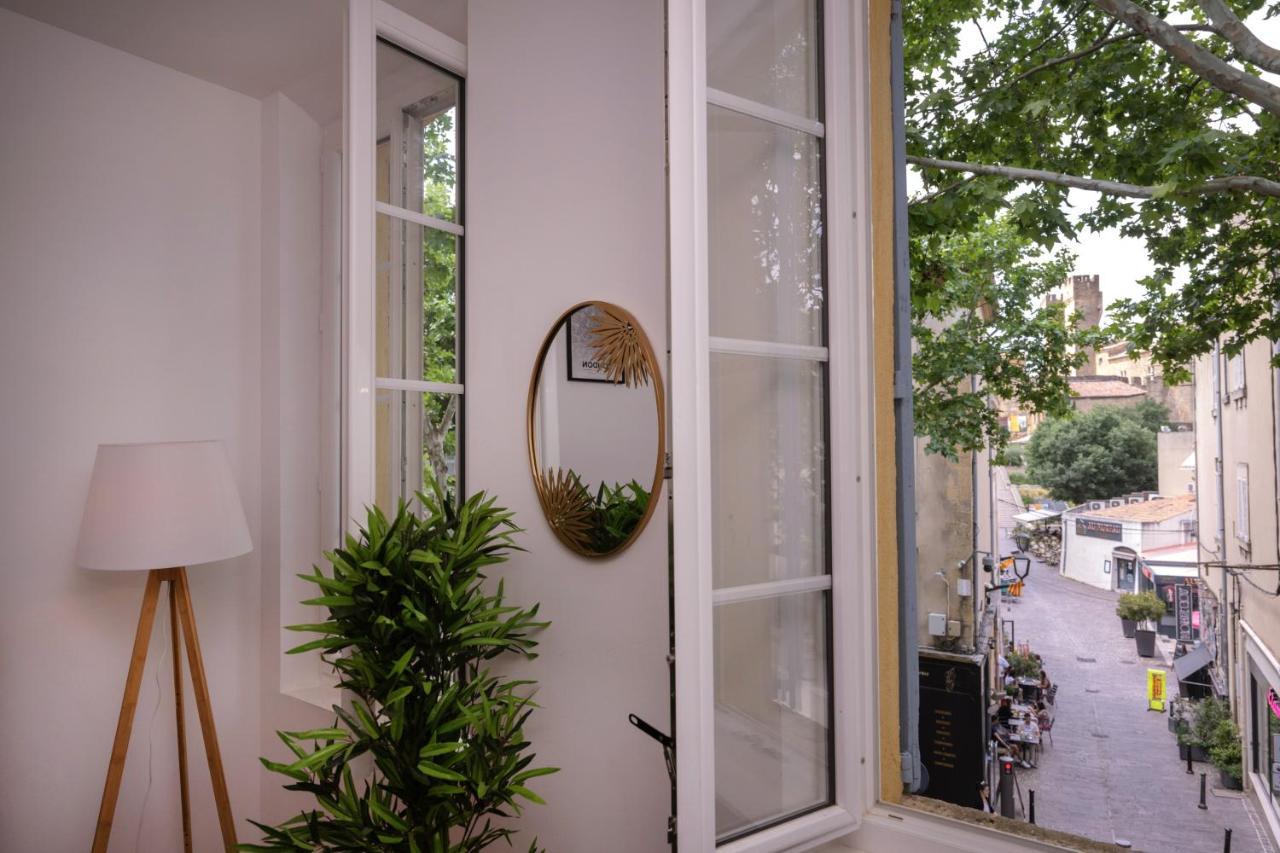 Le Nostradamus - Magnifique Appartement Cours Principal Plein Centre Avec Parking Salon-de-Provence Buitenkant foto